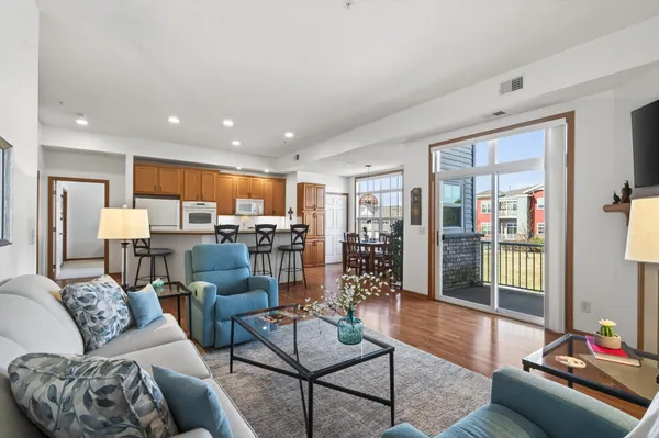 $265,000 | 17393 72nd Avenue North, Unit 102, Maple Grove, MN 55311