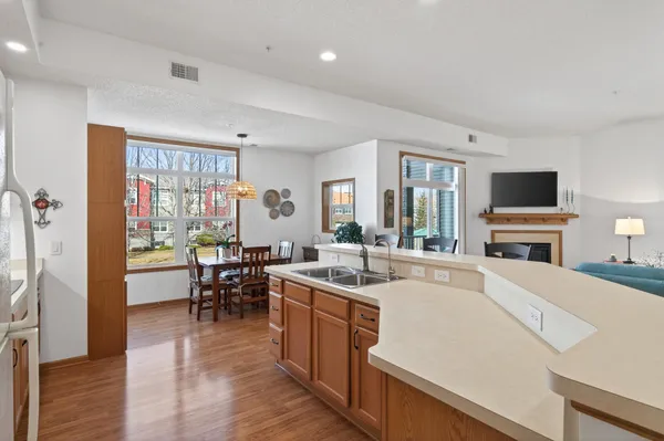 $265,000 | 17393 72nd Avenue North, Unit 102, Maple Grove, MN 55311