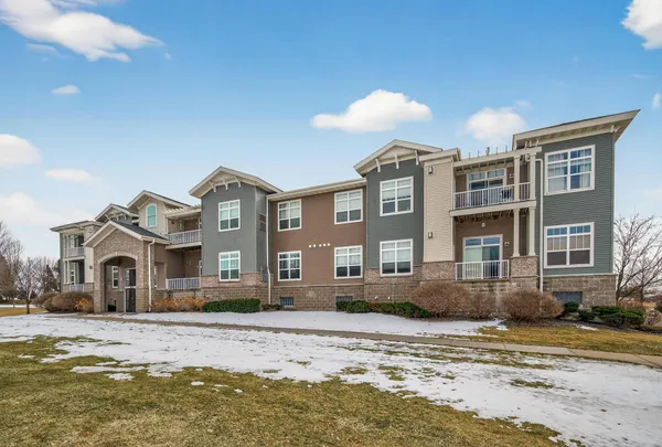 $265,000 | 17393 72nd Avenue North, Unit 102, Maple Grove, MN 55311