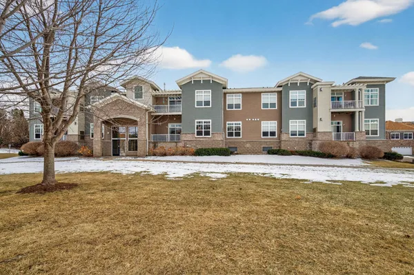 $265,000 | 17393 72nd Avenue North, Unit 102, Maple Grove, MN 55311