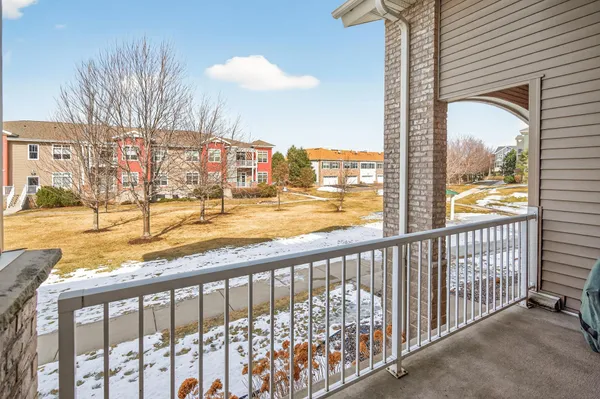 $265,000 | 17393 72nd Avenue North, Unit 102, Maple Grove, MN 55311