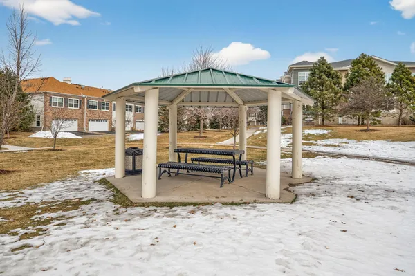 $265,000 | 17393 72nd Avenue North, Unit 102, Maple Grove, MN 55311