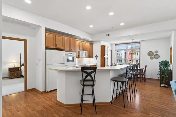 $265,000 | 17393 72nd Avenue North, Unit 102, Maple Grove, MN 55311