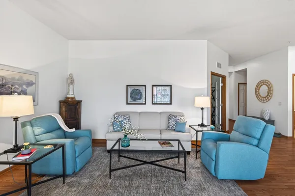 $265,000 | 17393 72nd Avenue North, Unit 102, Maple Grove, MN 55311