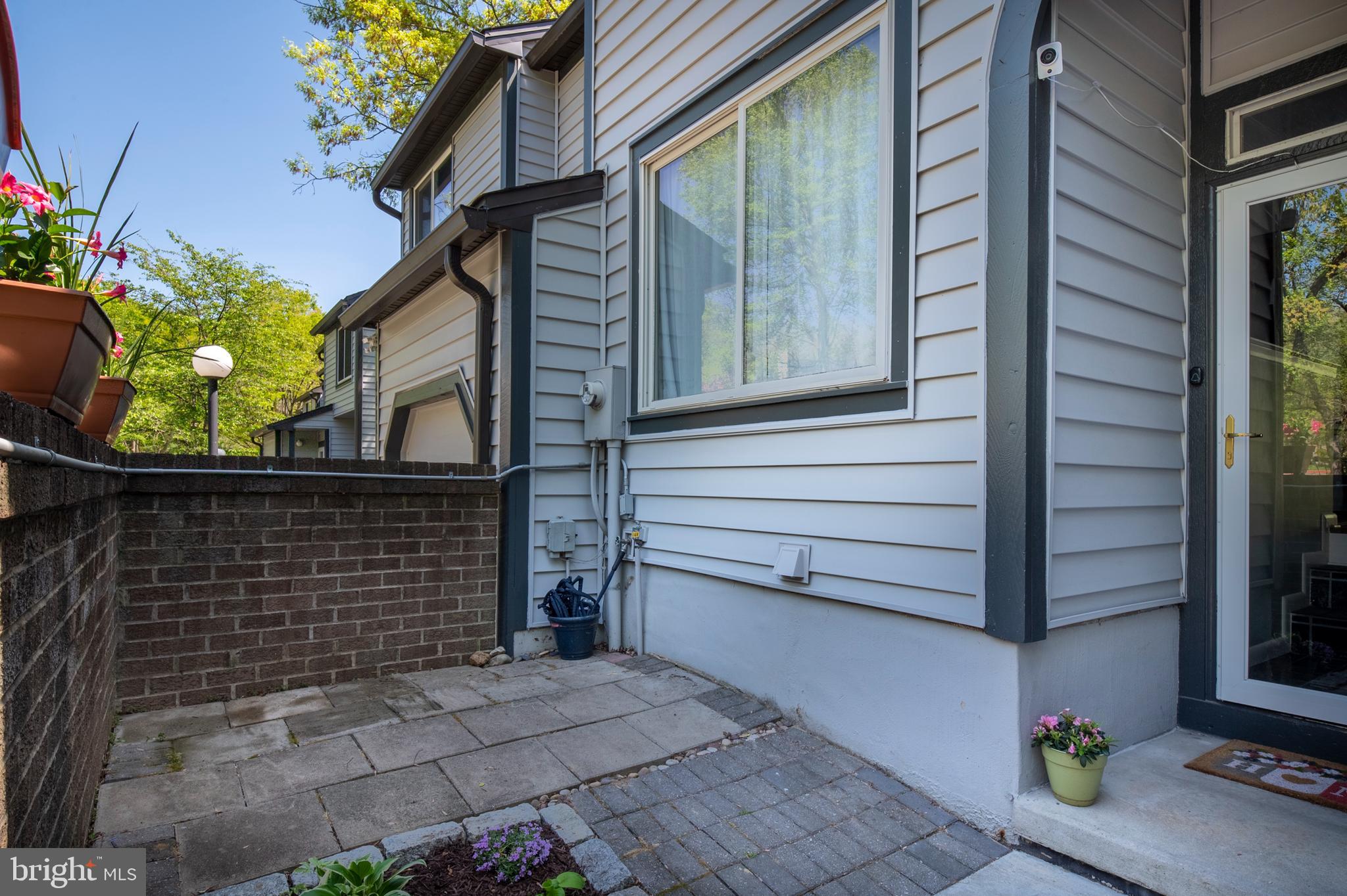Covered front entrance