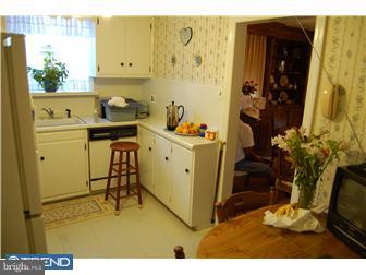 804 Laurel Road Yeadon, PA 19050 - Photo 4 of 10 Kitchen