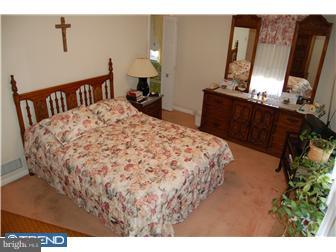 804 Laurel Road Yeadon, PA 19050 - Photo 5 of 10 Bedroom - Main
