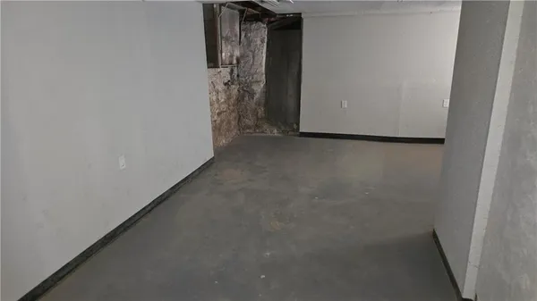 $193,000 | 402 Van Brunt Boulevard, Kansas City, MO 64124