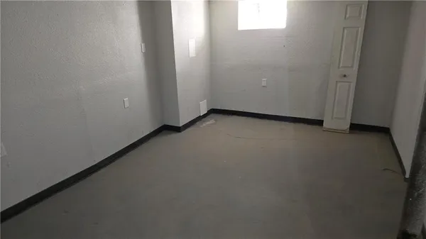 $193,000 | 402 Van Brunt Boulevard, Kansas City, MO 64124