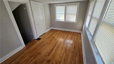 $193,000 | 402 Van Brunt Boulevard, Kansas City, MO 64124