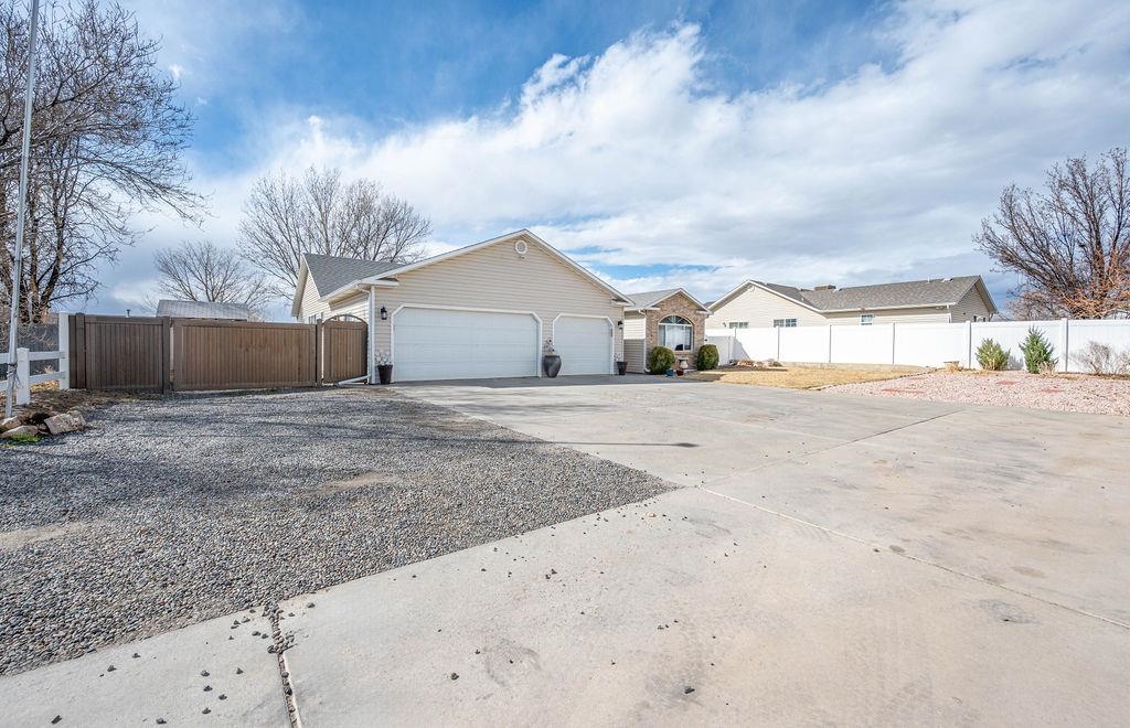 3138 1/2 F 1/2 Road Grand Junction, CO 81504 - Photo 3 of 27 Gallery Image 3
