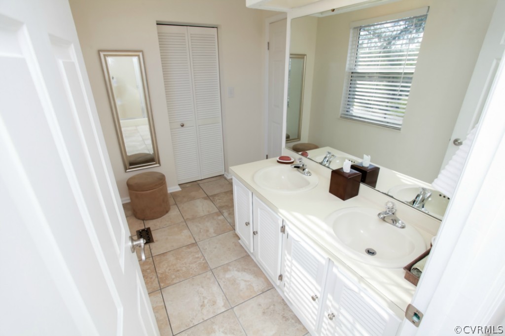 9725 Snowhill Road North Chesterfield, VA 23235 - Photo 16 of 24 Gallery Image 16
