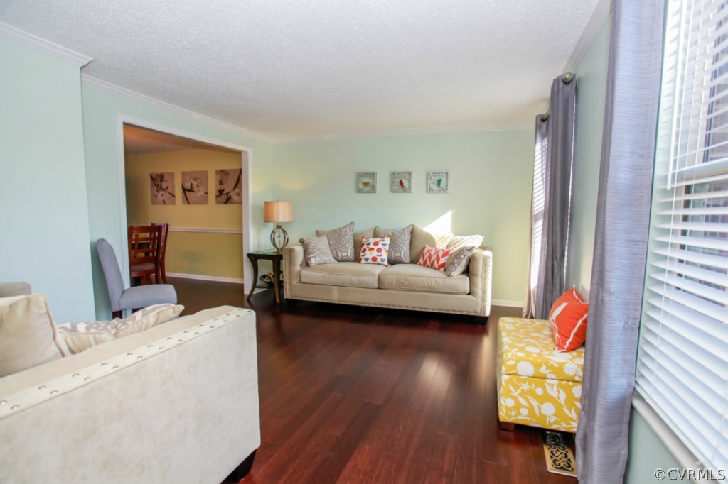 9725 Snowhill Road North Chesterfield, VA 23235 - Photo 4 of 24 Gallery Image 4