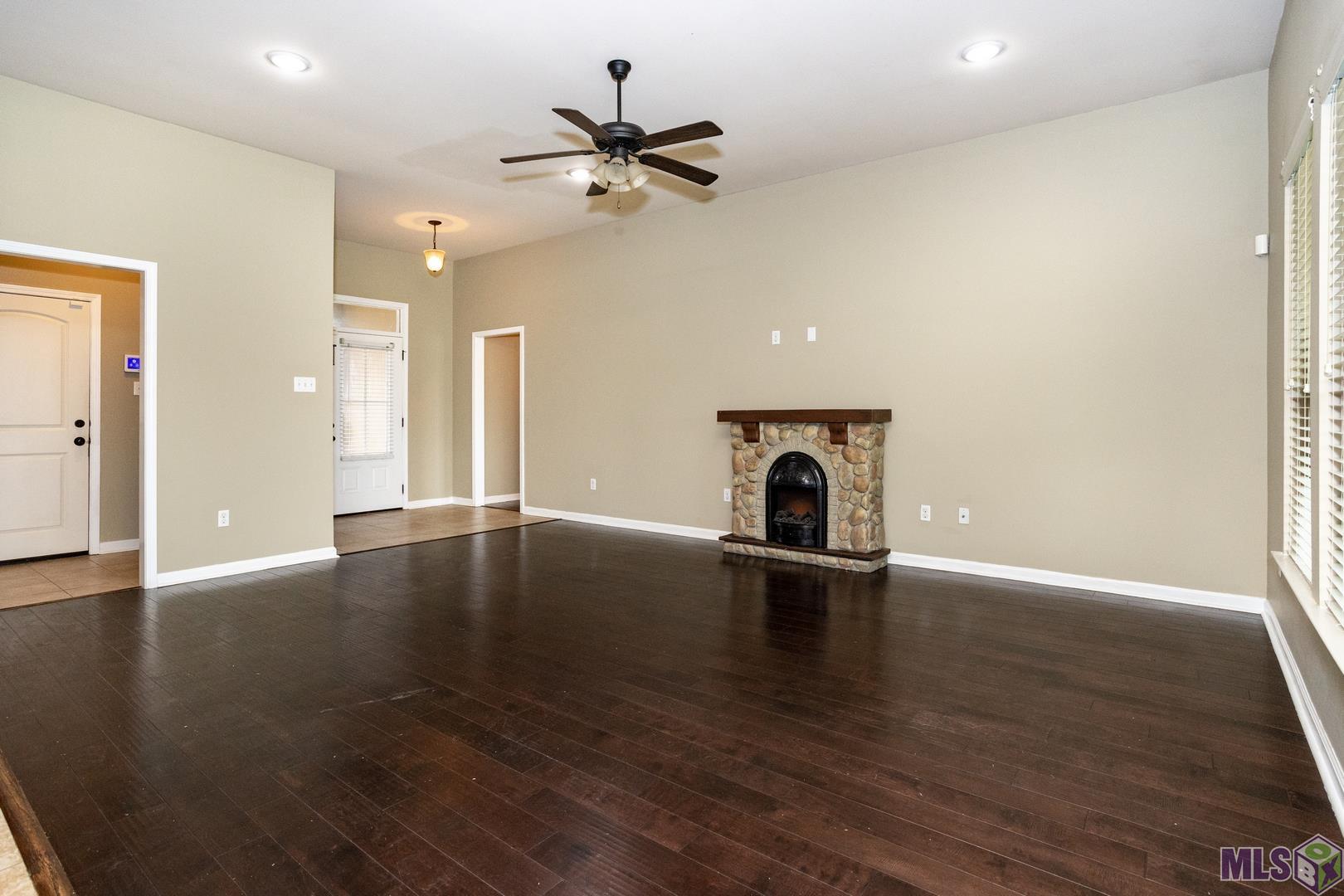 7132 Rue Dauphine Street Addis, LA 70710 - Photo 3 of 25 Gallery Image 3