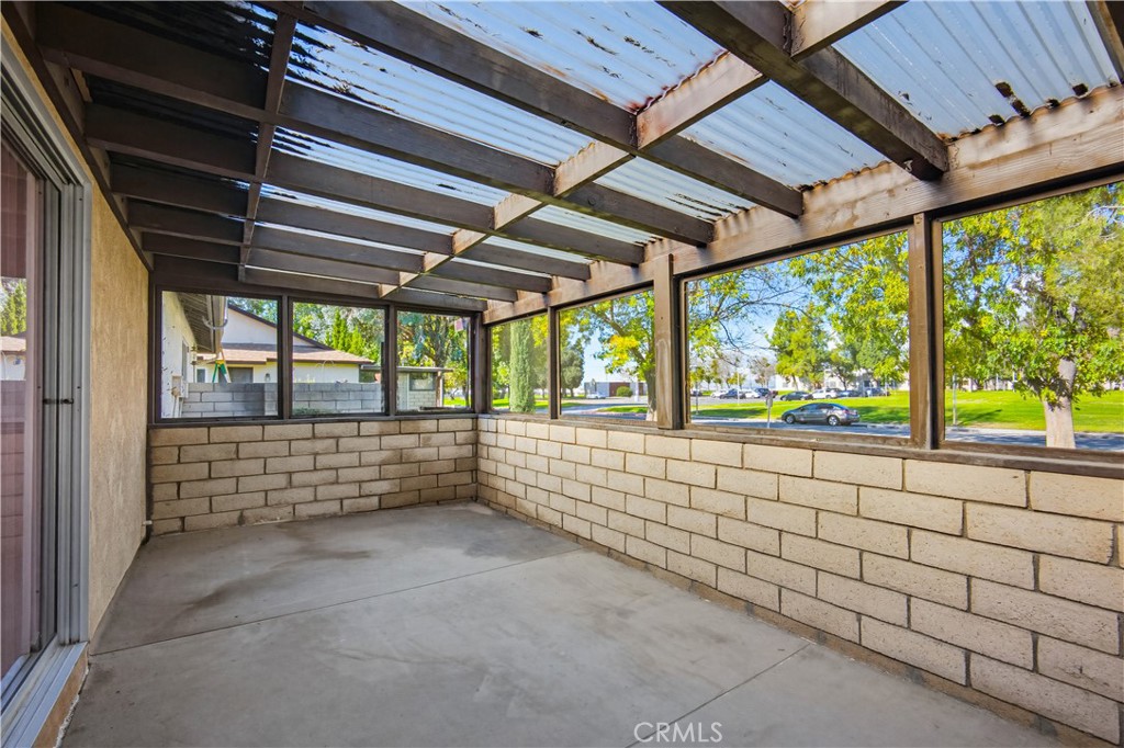 643 Villa Chaparral Road San Jacinto, CA 92583 - Photo 27 of 40 Original photo of enclosed patio.