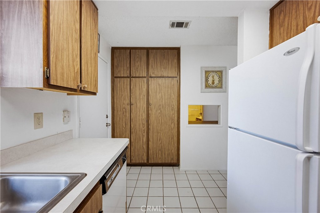 643 Villa Chaparral Road San Jacinto, CA 92583 - Photo 8 of 40