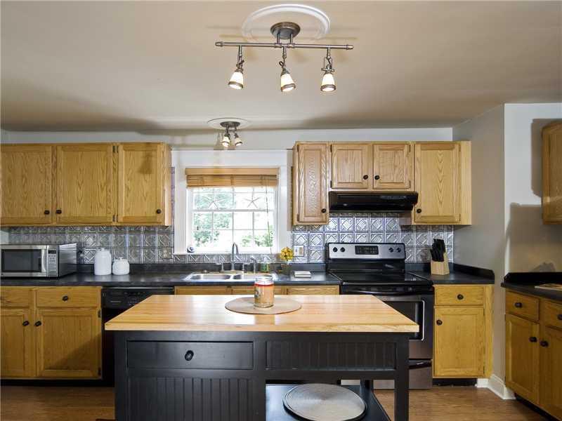 317 Foreside Road Falmouth, ME 04105 - Photo 12 of 17 Kitchen.