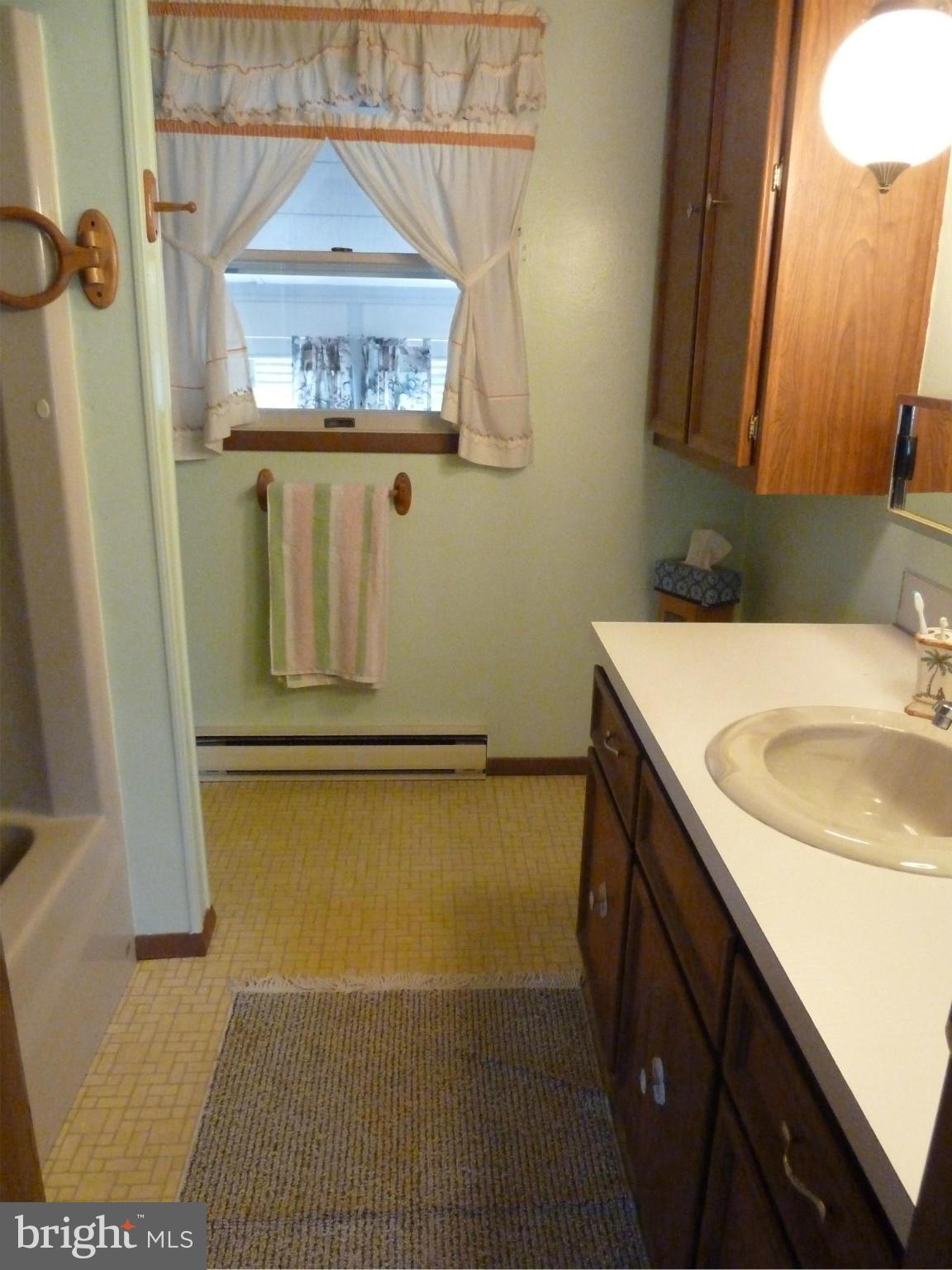 12561 Indian Springs Road Clear Spring, MD 21722 - Photo 12 of 18 Bath
