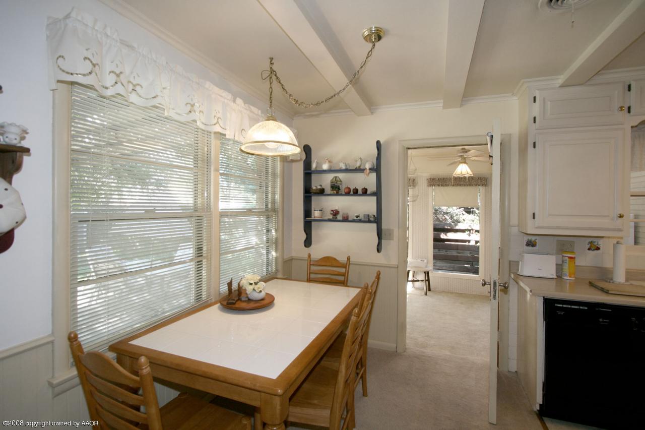3510 Bristol Road Amarillo, TX 79109 - Photo 4 of 12 breakfast area
