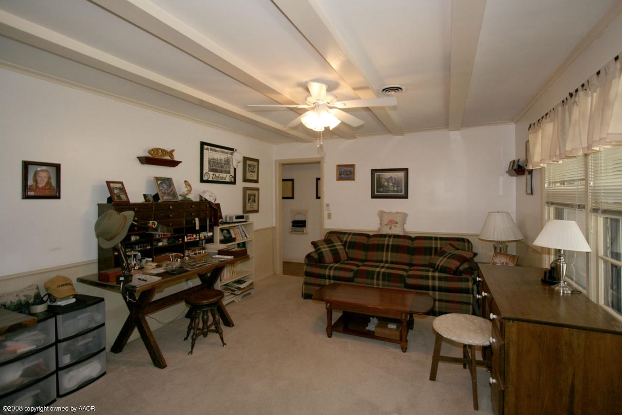 3510 Bristol Road Amarillo, TX 79109 - Photo 6 of 12 family room