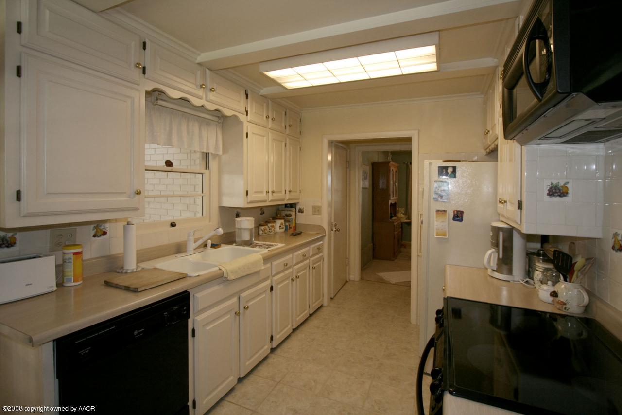 3510 Bristol Road Amarillo, TX 79109 - Photo 8 of 12 kitchen