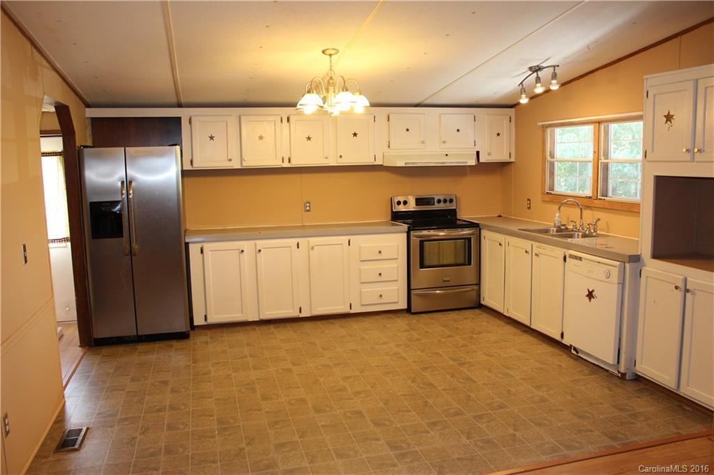 15 Star Road, Unit 3 Marshall, NC 28753 - Photo 6 of 15 Gallery Image 6