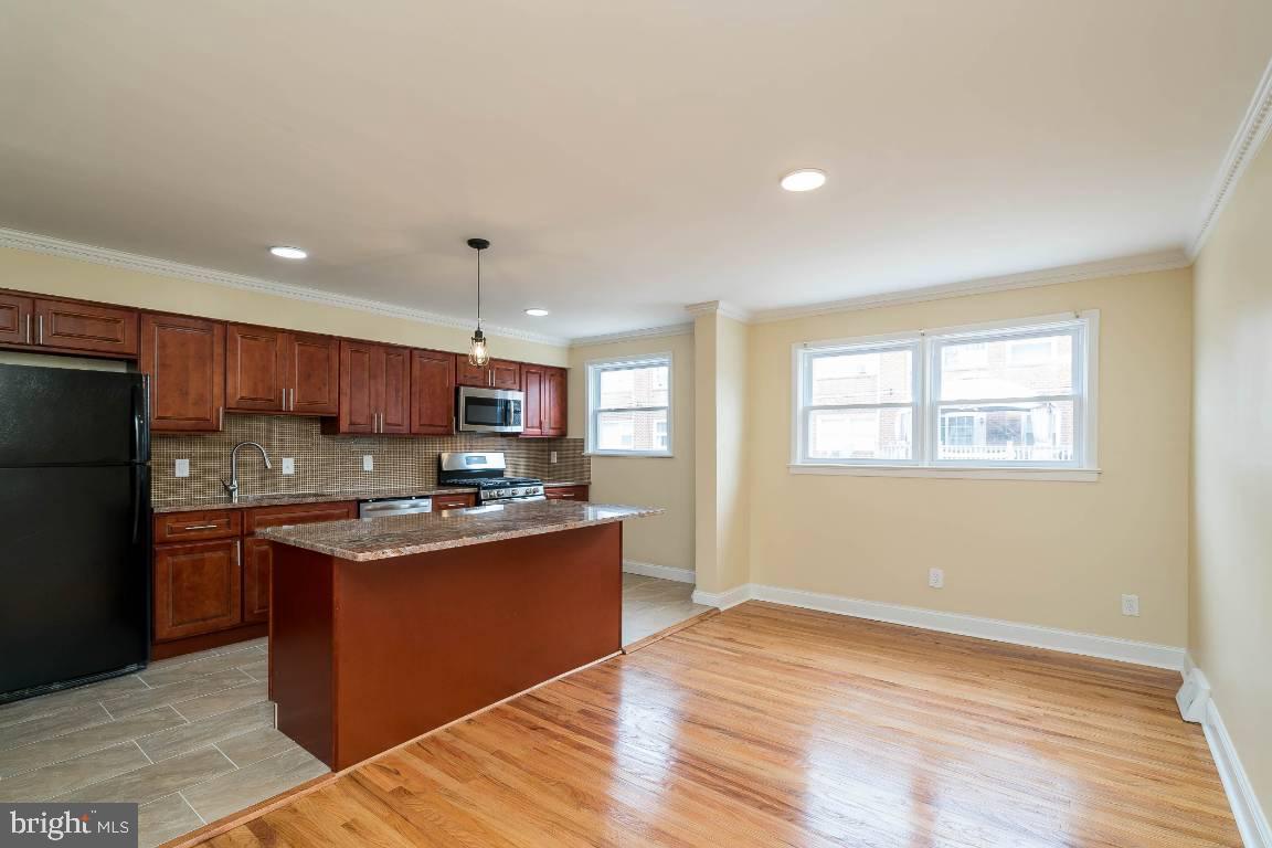 3751 West Country Club Road Philadelphia, PA 19131 - Photo 3 of 34 Gallery Image 3