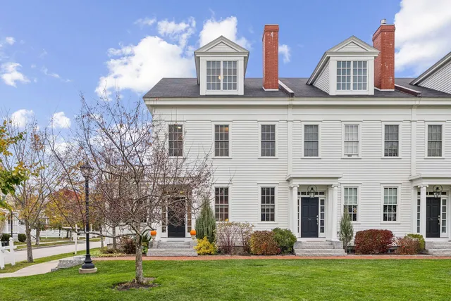 $895,000 | 12 Inspiration Drive, Unit 12, Scarborough, ME 04074