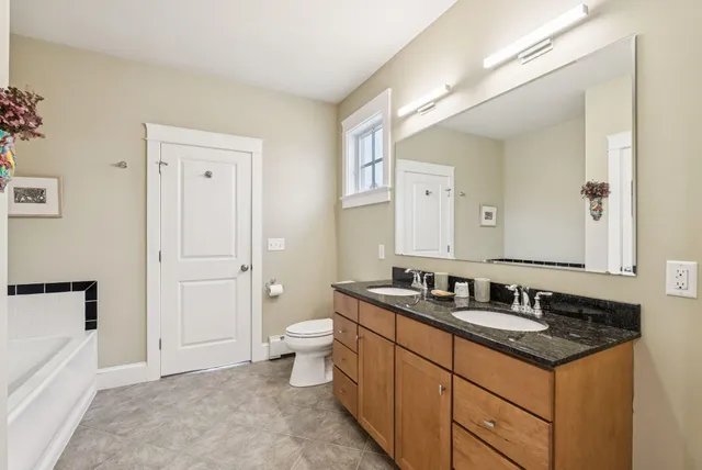 $895,000 | 12 Inspiration Drive, Unit 12, Scarborough, ME 04074