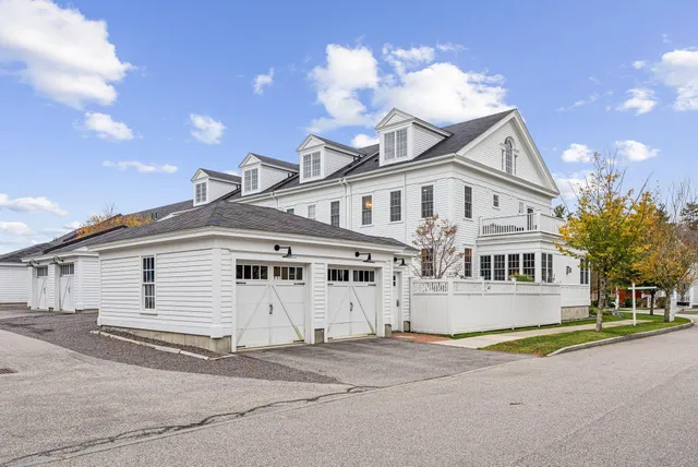 $895,000 | 12 Inspiration Drive, Unit 12, Scarborough, ME 04074