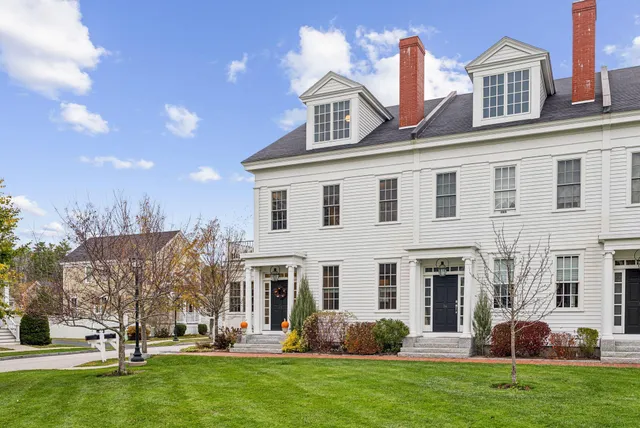 $895,000 | 12 Inspiration Drive, Unit 12, Scarborough, ME 04074