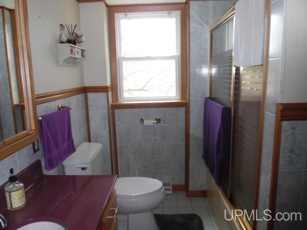 1114 Willow Road Gladstone, MI 49837 - Photo 6 of 43