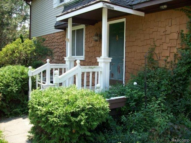 67 Gray Road Lapeer, MI 48446 - Photo 1 of 10 67 Gray.JPG