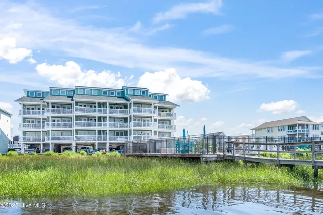 $1,800 | 111 Florida Avenue, Unit 9, Carolina Beach, NC 28428