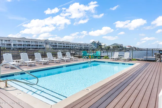 $1,800 | 111 Florida Avenue, Unit 9, Carolina Beach, NC 28428