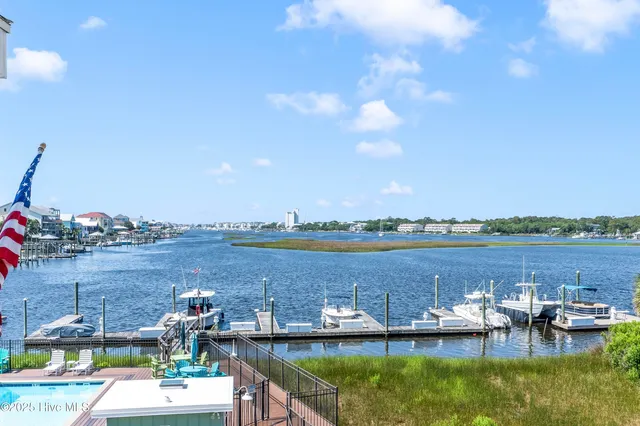 $1,800 | 111 Florida Avenue, Unit 9, Carolina Beach, NC 28428