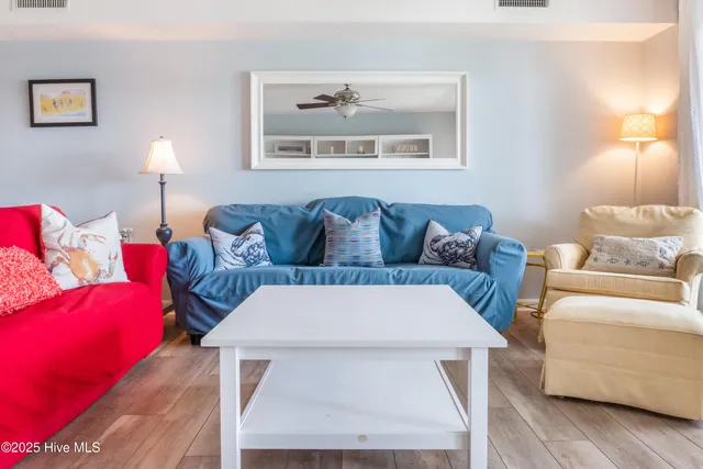 $1,800 | 111 Florida Avenue, Unit 9, Carolina Beach, NC 28428