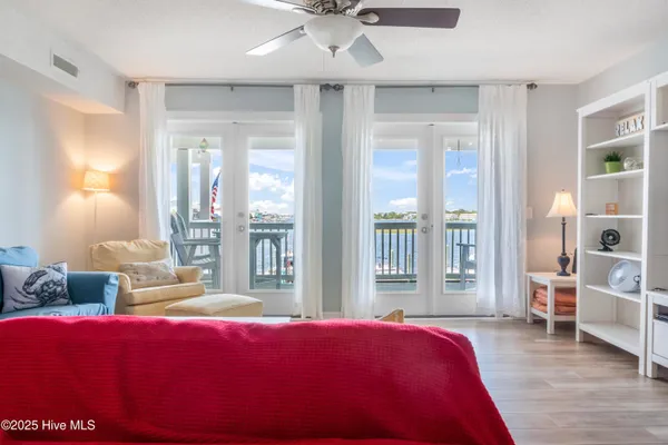 $1,800 | 111 Florida Avenue, Unit 9, Carolina Beach, NC 28428