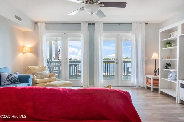 $1,800 | 111 Florida Avenue, Unit 9, Carolina Beach, NC 28428