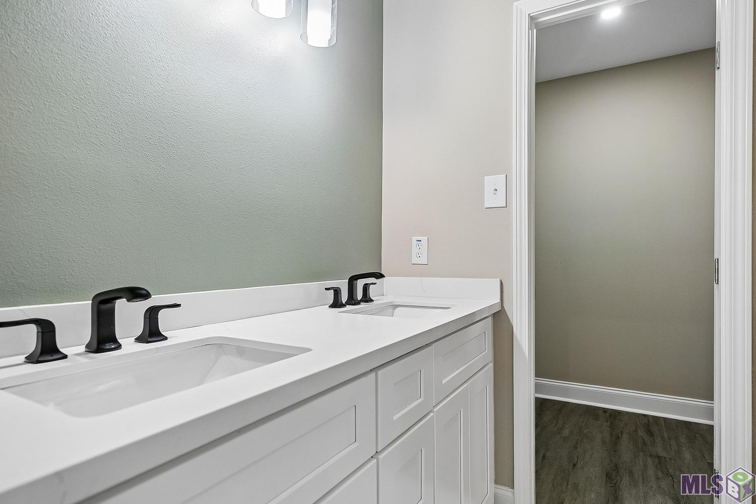 8724 Pecan Tree Drive Baton Rouge, LA 70810 - Photo 8 of 12