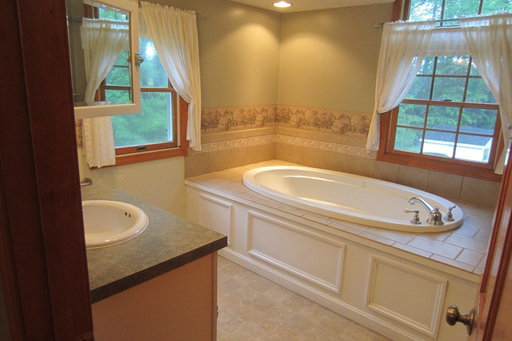 30 Bailey Road Oxford, MA 01540 - Photo 31 of 41 Gallery Image 31