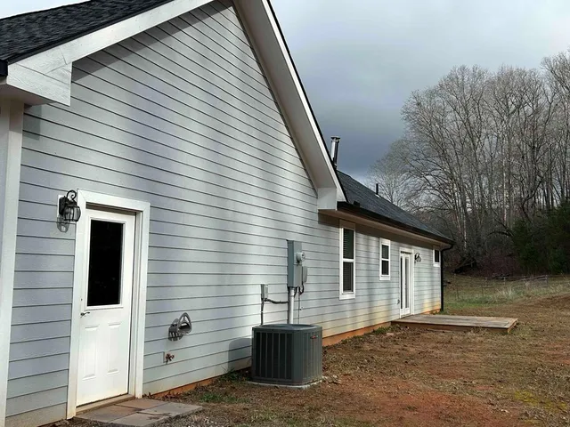 $1,850 | Undisclosed Address, Hayesville, NC 28904