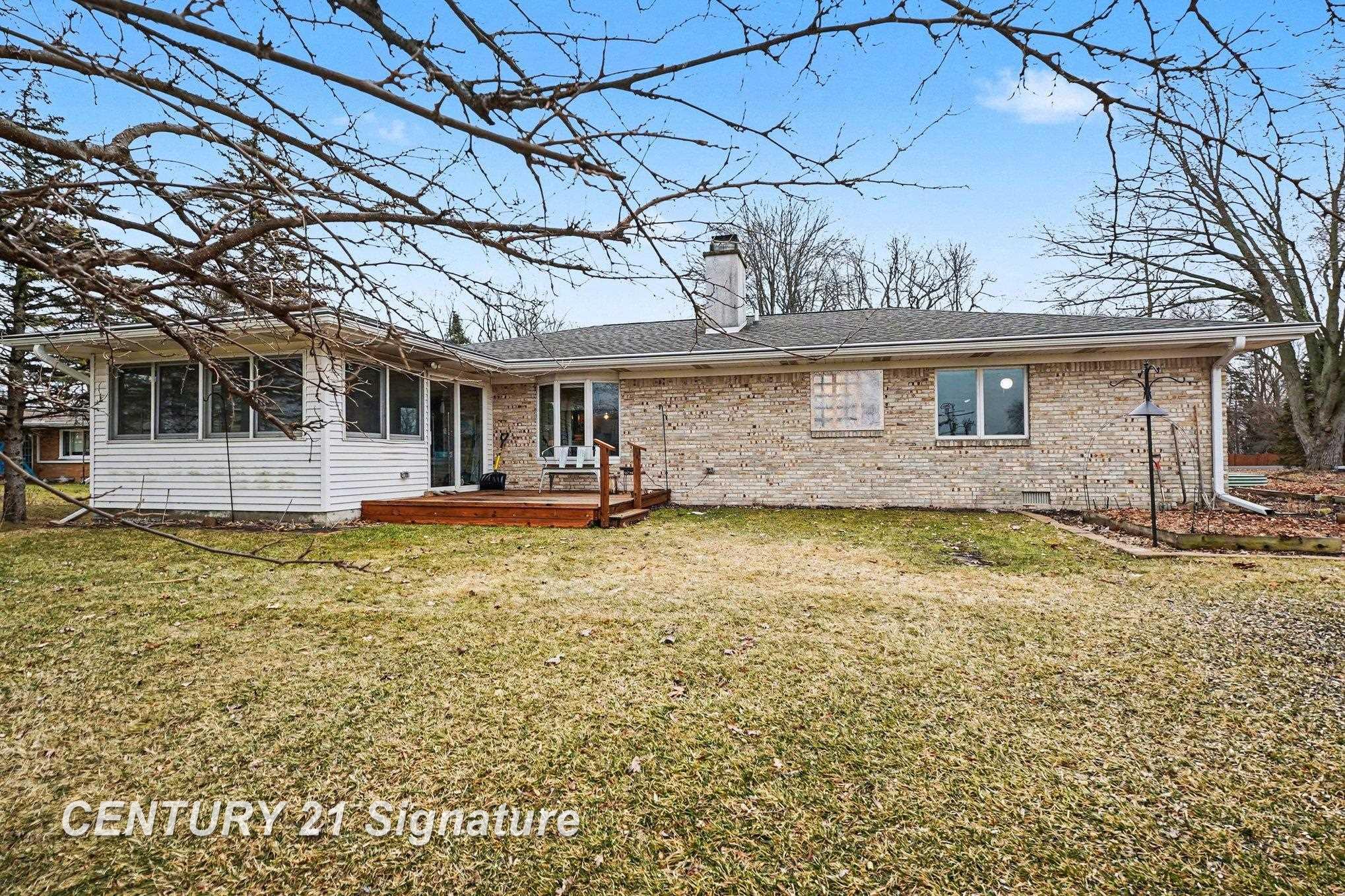 2378 Liberty Road Saginaw, MI 48604 - Photo 25 of 35 50201052-96b7f68c-b067-4340-82cc-ee69b2a0f098.JPG