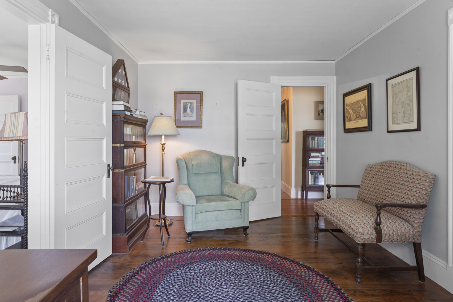 33 Goethals Way Vineyard Haven, MA 02568 - Photo 22 of 34 a living room with furniture and a rug