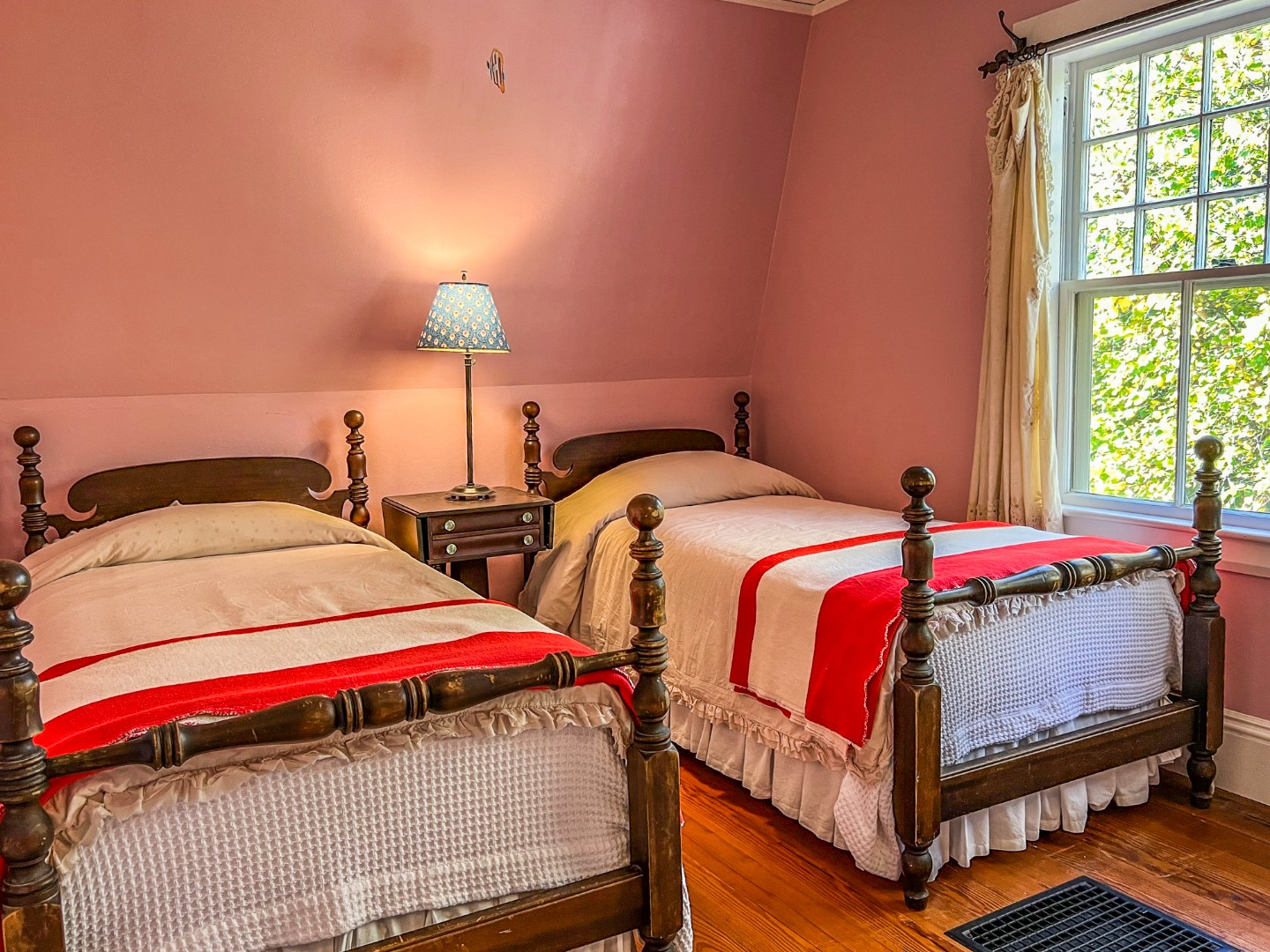 33 Goethals Way Vineyard Haven, MA 02568 - Photo 25 of 34 a bedroom with two beds and a window