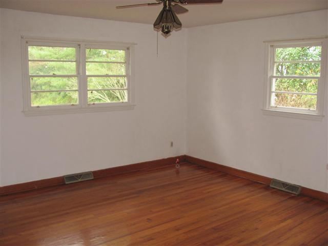 415 State Rd S-4-246 Belton, SC 29627 - Photo 10 of 24