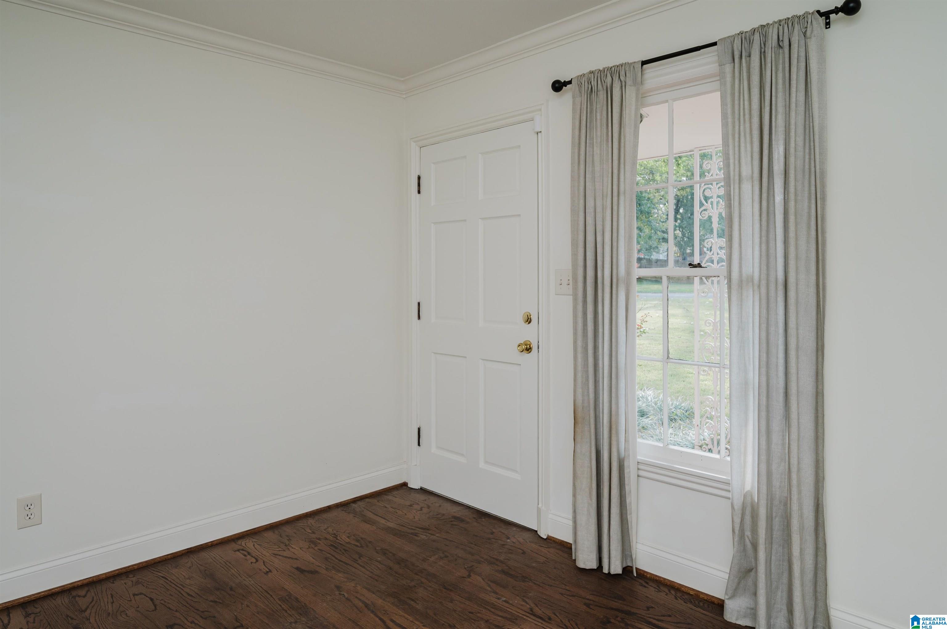 4044 Meadowview Circle Birmingham, AL 35243 - Photo 5 of 48