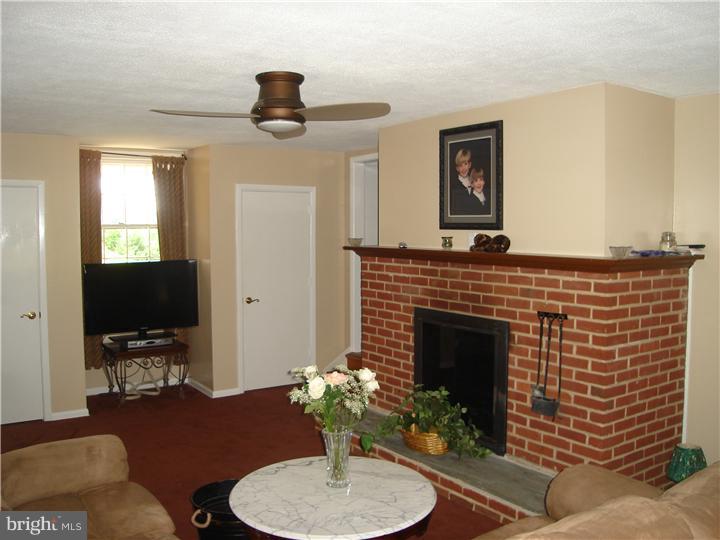 705 Gateway Road Hockessin, DE 19707 - Photo 11 of 24 Family Room