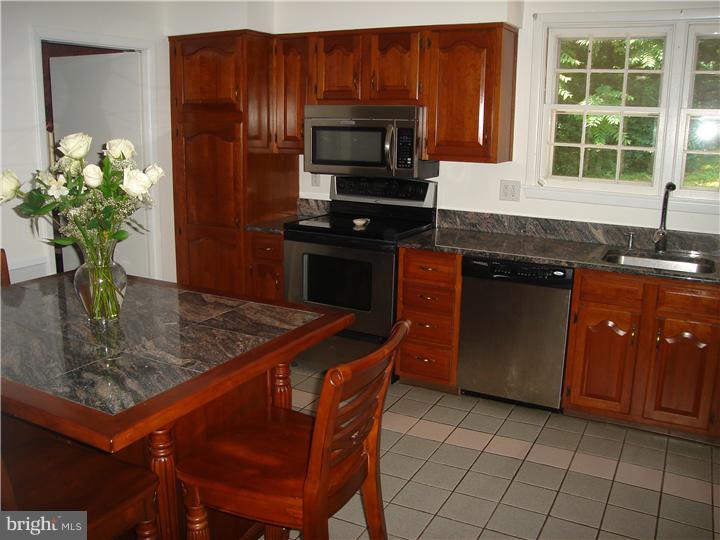 705 Gateway Road Hockessin, DE 19707 - Photo 15 of 24 Kitchen