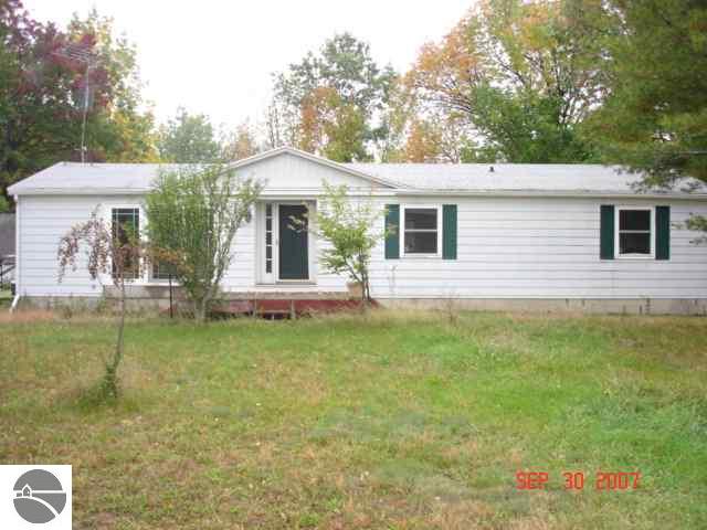 5420 Lautner Road Williamsburg, MI 49690 - Photo 2 of 6 1686473-1.JPG